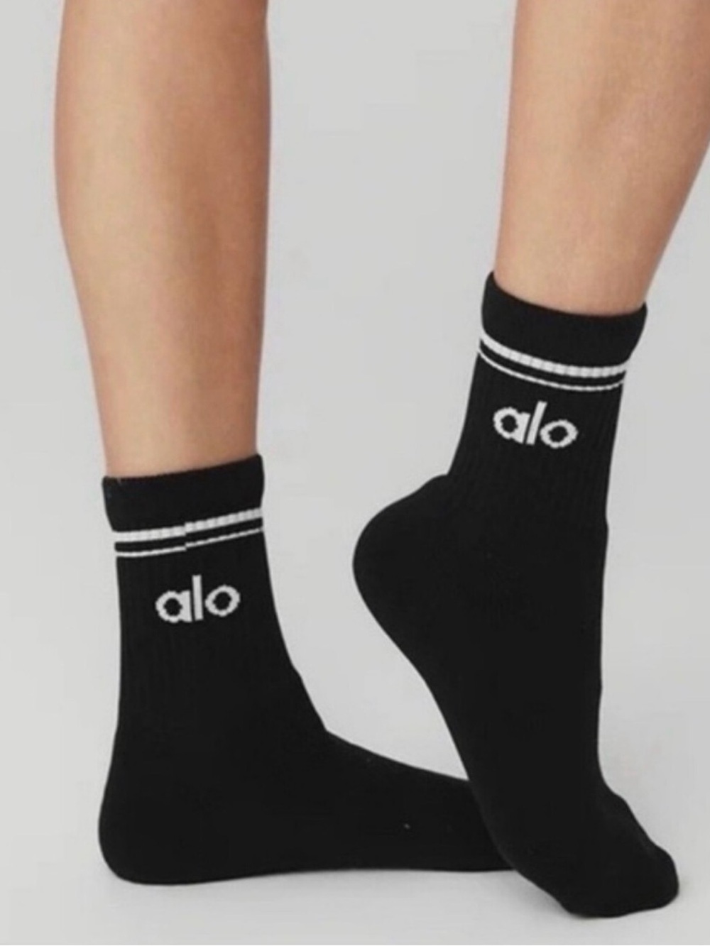 NWOT ALO Yoga Men's Black Crew Socks with White Logo